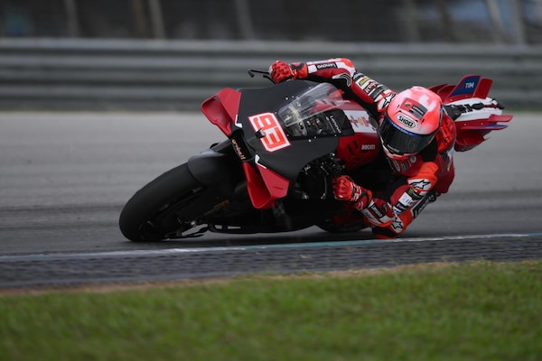 MotoGP 2026, test Sepang: Marquez è subito primo, Vinales porta la KTM davanti, Quartararo out