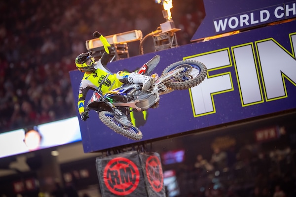 Supercross: Deegan si fa in tre a Huston
