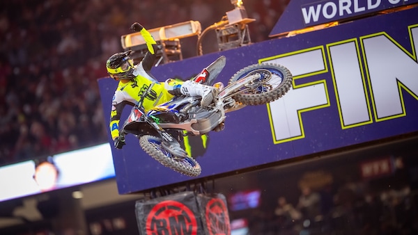 Supercross: Deegan si fa in tre a Huston