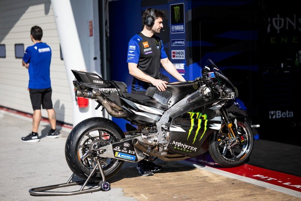 MotoGP Test Sepang: inizio in salita per Yamaha, fermi ai box nel day 2 e sensazioni generali negative