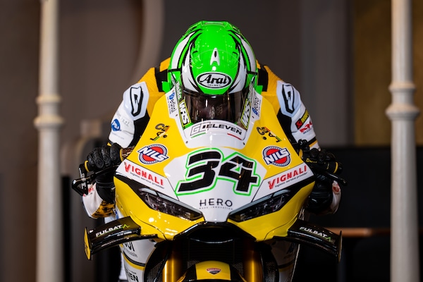 Baldassarri torna in SBK con la Panigale V4 R del Team GoEleven: tutte le foto