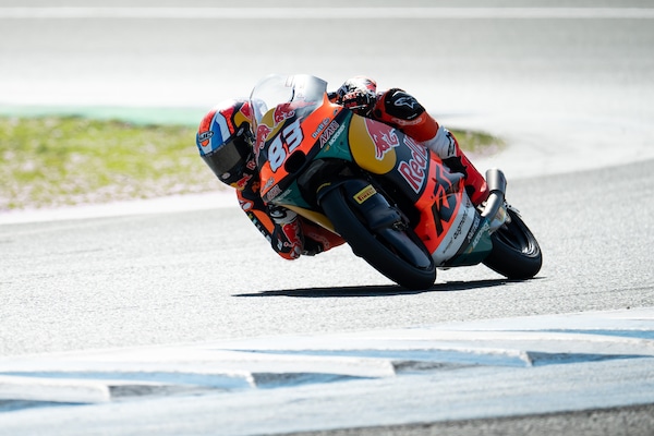 Moto3, test Jerez Day 1: Carpe davanti a Pini per un soffio