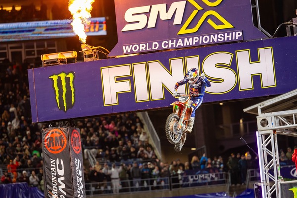SX450: a Seattle Tomac torna a comandare