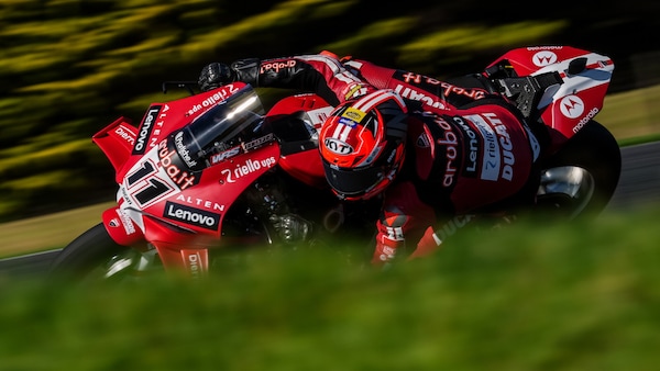 SBK, test Phillip Island Day 1: Bulega si conferma il riferimento, sorpresa Bimota