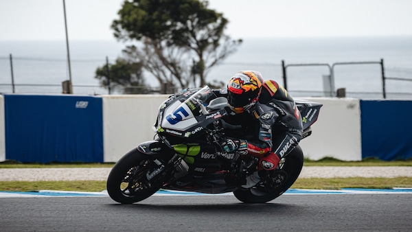 SSP Phillip Island: la prima pole dell’anno è di Masia, ZXMoto in prima fila