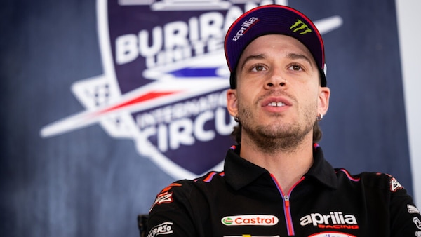 Bezzecchi: "Bagnaia in Aprilia? A me non interessa chi c'è dall'altra parte del box"