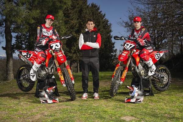 Motocross: ecco le Desmo250 MX del 2026
