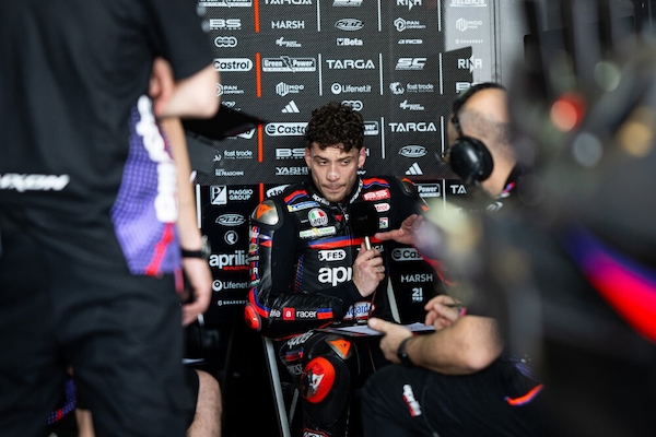 MotoGP, Bezzecchi: "Nei test è più facile andar forte. Alex Marquez? Non gli manca nulla rispetto al fratello"