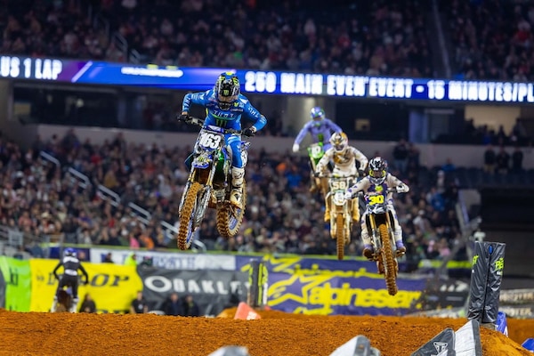 250SX: buona la prima per Brown