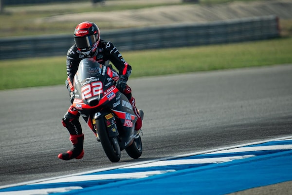 Moto3 Practice Thailandia: Almansa con KTM è subito primo seguito da Carpe. Pini in Q2