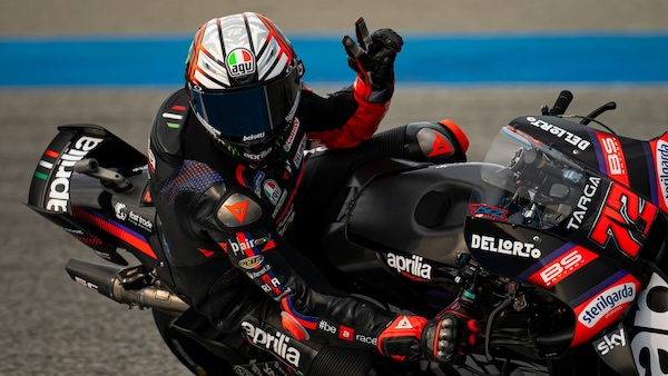 GP Thailandia: pole e caduta per Bezzecchi, Marquez nella sua scia