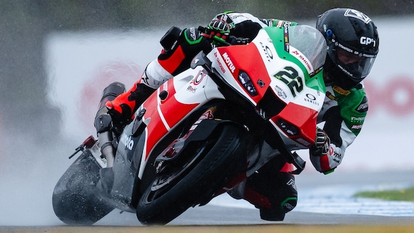 La pioggia condiziona i test SBK di Portimao, Lowes e Bimota inarrivabili