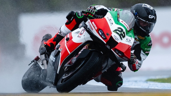 La pioggia condiziona i test SBK di Portimao, Lowes e Bimota inarrivabili