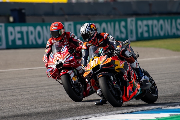 MotoGP, Randy Mamola sul contatto Márquez-Acosta: "Si sono toccati, ma Marc non ha spinto fuori Pedro"