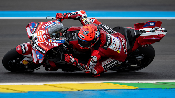 MotoGP Brasile: Marquez beffa Di Giannantonio e si prende la Sprint, Aprilia sul podio