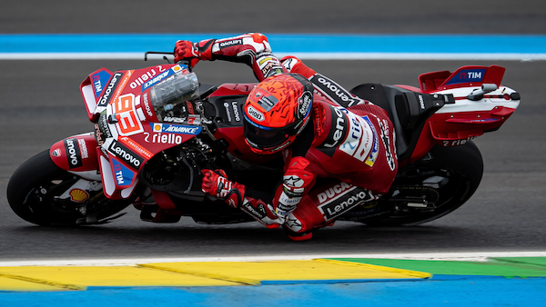 MotoGP Brasile: Marquez beffa Di Giannantonio e si prende la Sprint, Aprilia sul podio