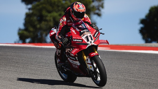 SBK Portimao, beffa da record: Bulega soffia la Superpole a Lecuona in extremis