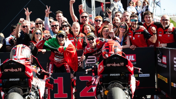 Asticella SBK ulteriormente alzata: Ducati, Bulega (e Aruba) oggi impossibili da battere