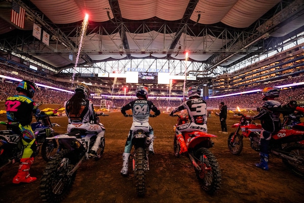 Supercross: next stop St.Louis