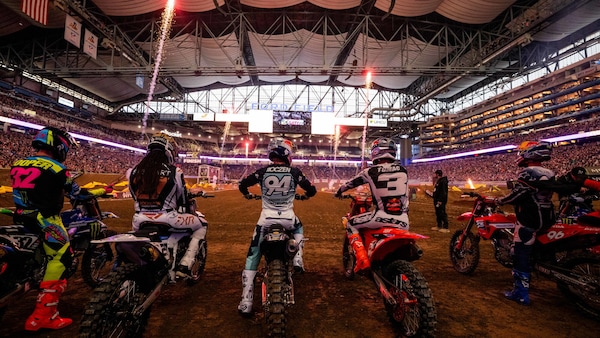 Supercross: next stop St.Louis