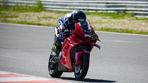 CIV “padre e figlio”: Luca Bernardi a Misano con solo il papà come meccanico