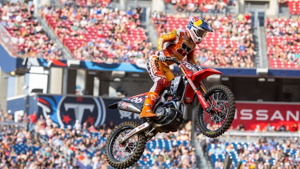 Supercross: a Nashville Lawrence le suona a tutti