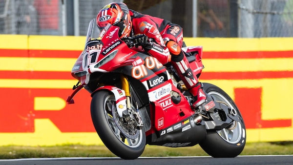 SBK Assen da deja vu: Superpole Race a Bulega, Lecuona e Lowes a podio