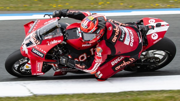 SBK Assen, ha "fatto 13": Bulega di un altro pianeta e record di Razgatlioglu pareggiato