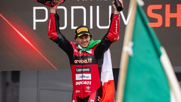Bulega: "MotoGP? Qualcosa potrebbe cambiare, ma se restassi in SBK non sarebbe un dramma"