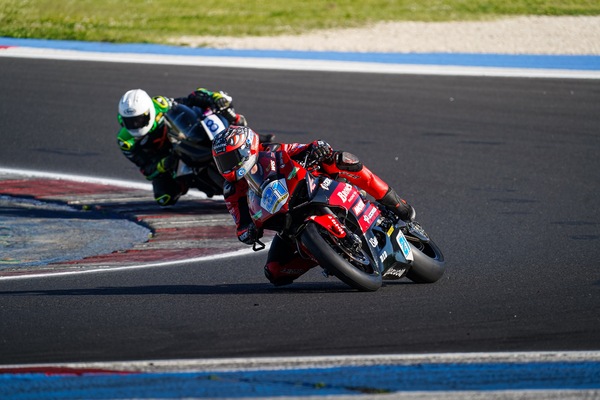 CIV, Q2: Kevin Zannoni conferma la pole position in Supersport