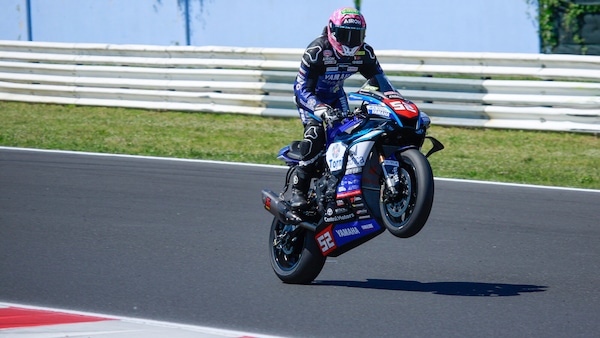 CIV SBK, Gara1: Delbianco riparte con un successo a Misano, bagarre anche in sala stampa