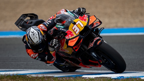 GP Spagna, Acosta: “La caduta? Me l’aspettavo, un grado in più o in meno possono distruggere la gara”