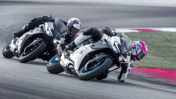 La Cina arriva (anche) nelle road races: CFMOTO debutta al Tourist Trophy 2026