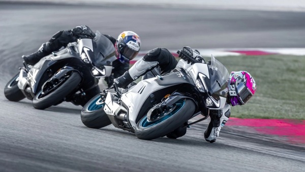 La Cina arriva (anche) nelle road races: CFMOTO debutta al Tourist Trophy 2026