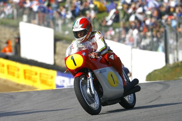 MV Agusta da record venduta ad un prezzo folle: la 500 di Mike Hailwood e Agostini vola oltre il milione di euro
