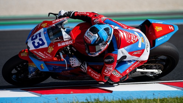 SSP Balaton, la ZXMOTO vince ancora: Debise beffa Arenas e Oncu e conquista Gara 1