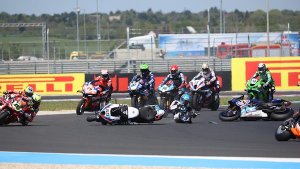 SBK Balaton, brutto incidente Oliveira-Locatelli: le foto