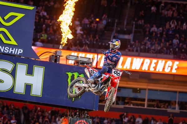 SX450: Lawrence vince a Denver e ora tutto si decide nella finale