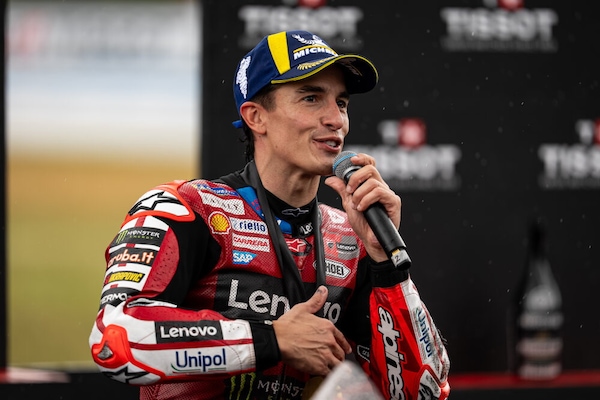 Marquez: “Il mio primo idolo? Valentino Rossi. Dopo la gara mangio sempre la pizza"
