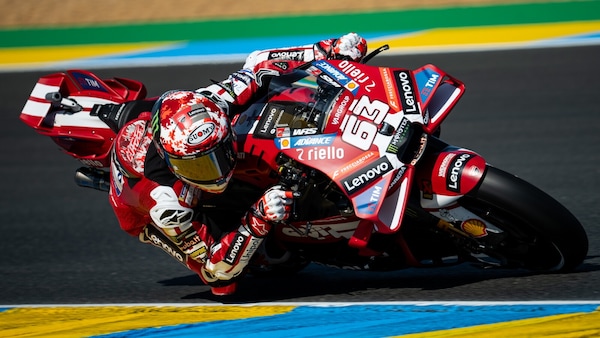 GP Francia: Bagnaia torna in pole! Marquez da record ma 2° davanti a Bezzecchi