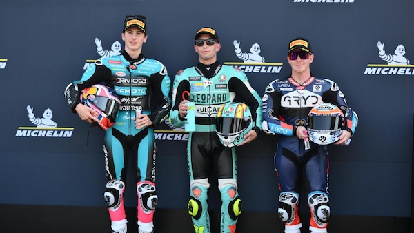Moto3 Le Mans, pole position di Adrian Fernandez su Quiles. Caduta per Pini