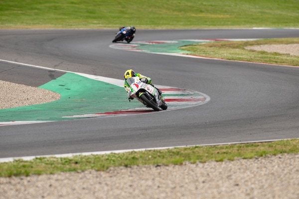 CIV, Luca Rizzi (Moto4) e Vicente Perez Selfa (Moto3) si prendono Gara 1 al Mugello