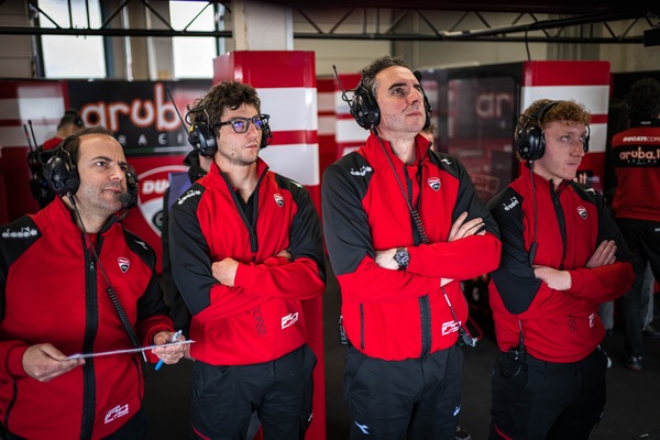 SBK, Zambenedetti di Ducati: "Deluso dai rivali: hanno forse deciso di non migliorare?"