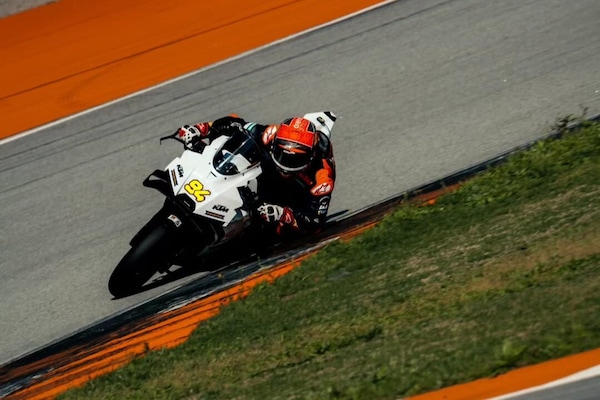KTM torna nelle derivate: primo ok per la 990 RC R e può già correre nei campionati nazionali
