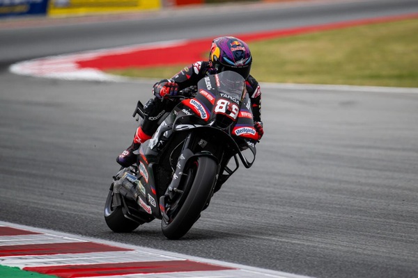 GP Barcellona, paura per Martín: “Scivolando ho pensato subito a Salom, quella curva è pericolosa"