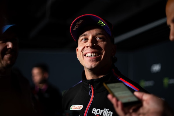 MotoGP, Bezzecchi scherza su Rossi: "Dice che posso giocarmi il titolo? Quando lo vedo gli rispondo"