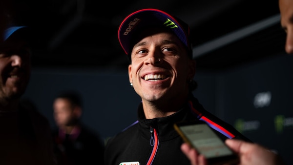 MotoGP, Bezzecchi scherza su Rossi: "Dice che posso giocarmi il titolo? Quando lo vedo gli rispondo"