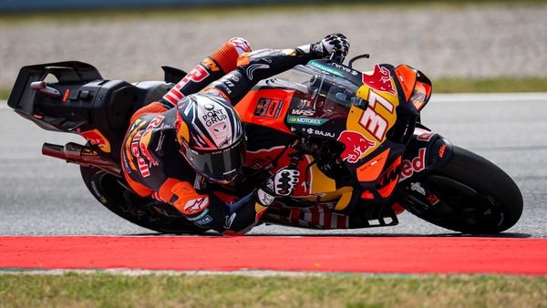 GP Barcellona: Acosta conquista la pole davanti a Morbidelli, Bezzecchi a terra