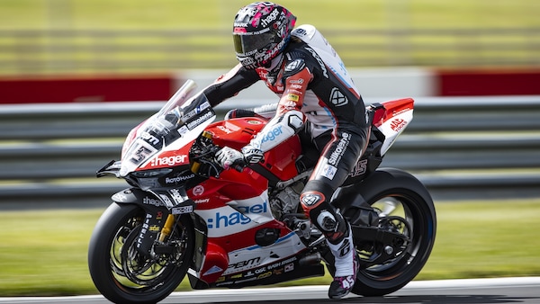 BSB: Redding torna alla vittoria a Donington, altra tripletta per Ducati
