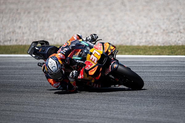 Test Barcellona: Pedro Acosta il più veloce a metà giornata, seguono Quartararo e Yamaha